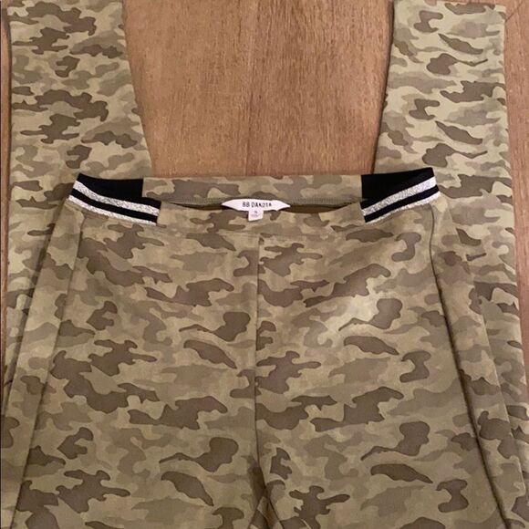 BB Dakota Camo Leggings Size Small NEW - Picture 1 of 5